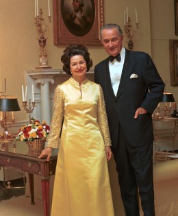 D2376-3a_Portrait-of-President-Lyndon-B.-Johnson-and-Lady-Bird-Johnson-in-formal-wear-66328_260x315